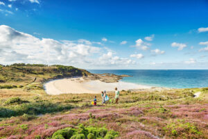 Bretagne im Mai: Dein Guide für Segel-Events, Wanderträume und Erdbeer-Glück