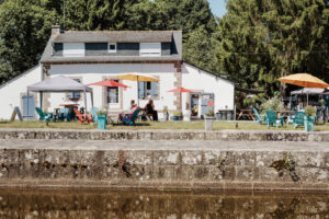 Bretagne im Juni: Gezeitenmagie, Sommerfestivals, ein neuer Fall für Dupin und der Duft von frischen Crêpes
